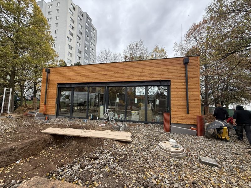 Přestavba kavárny ve Skvrňanech míří do finále, už je vybraný nájemce