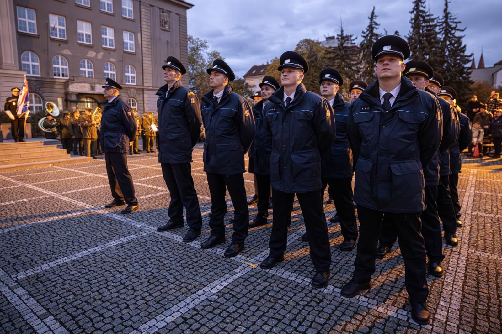 Noví hrdinové Plzně - 16 hasičů složilo slavnostní slib
