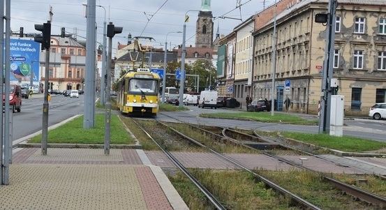 Dnes započala rekonstrukce trati na Skvrňany