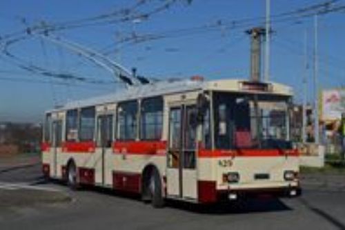 Foto: Rozloučení s posledním vozem Škoda 14 TrM, trolejbusy už tak budou 100% bezbariérové