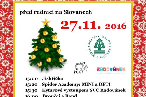 Foto: Slavnostní rozsvícení vánočního stromu na Slovanech