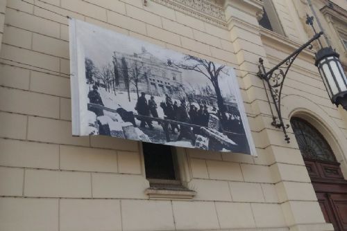 Foto: Plzeň si připomněla židovské transporty