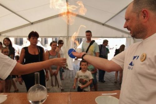 Foto: Vědecké hrátky a experimenty opět zaplaví centrum Plzně