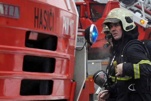 Foto: V Horšovském Týně hořel obytný automobil