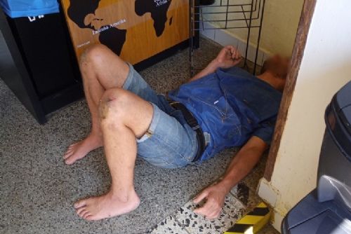 Foto: Agresivní opilec narazil, když podcenil strážnici. Nadýchal 4,77 promile