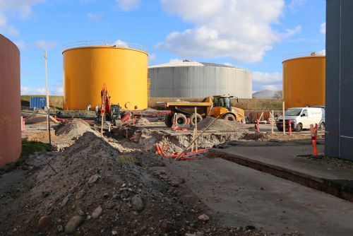 Foto: Dánové zahájili výstavbu elektrárny na biomasu, kterou bude pohánět turbína z Plzně