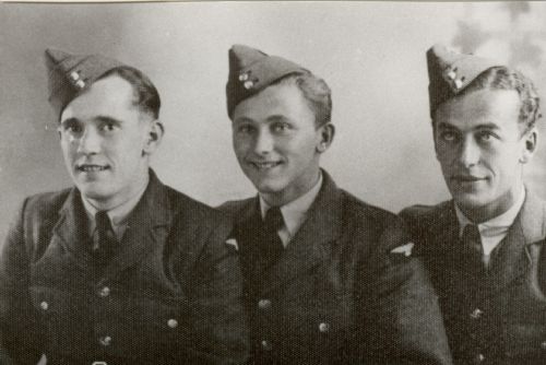 Foto: Doubravka si připomíná příběh tří leteckých hrdinů 