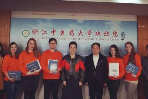 Foto: Fakulta zdravotnických studií vyslala studentky do Číny