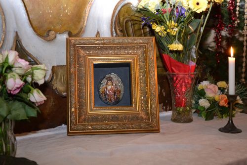 Foto: Filipínci věnovali obraz Jezulátka do plzeňských Křimic