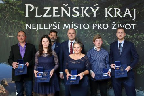 Foto: Hejtman Plzeňského kraje předal Ceny za záchranu života 2018