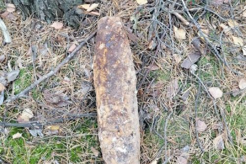 Foto: Hledač kovu našel u Záluží protileteckou střelu
