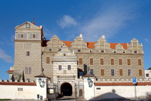 Foto: Hrady a zámky na západě Čech letos přilákaly méně turistů