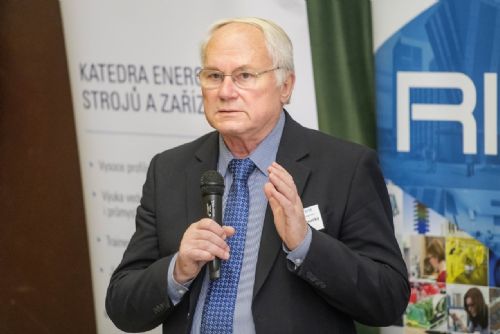 Foto: Jaderný expert ze ZČU získal státní vyznamenání