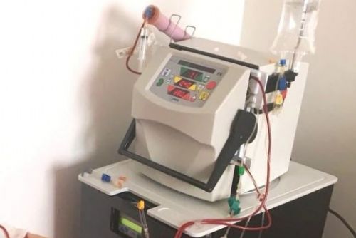 Foto: Klatovští nefrologové poskytli prvnímu pacientovi domácí hemodialýzu