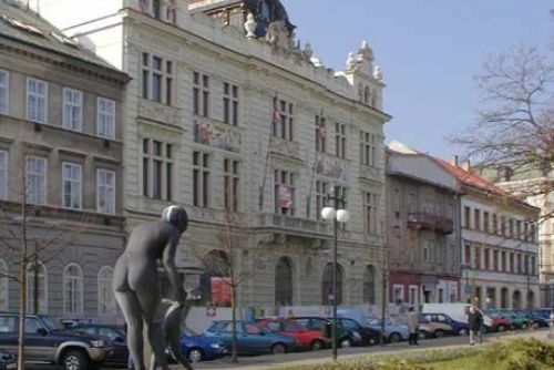 Foto: Plzeň uzavřela smlouvy s Dominik centrem na provozování Besedy 