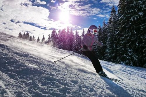 Foto: Na Špičáku se aktuálně lyžuje na polovině sjezdovek
