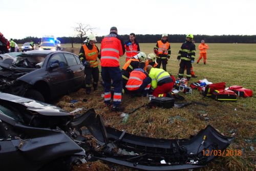 Foto: Nehoda u Nevřeně: Jeden z řidičů zemřel