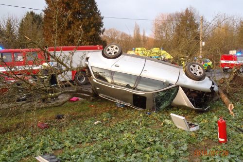 Foto: Nehoda u Pocinovic: Opilý řidič způsobil dvě zranění
