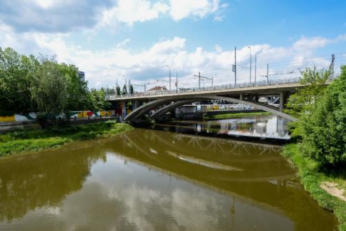 Foto: Oprava mostu Milénia v Plzni vstoupí do druhé fáze, zavře se směr na Bory 