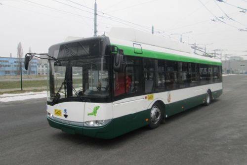 Foto: Plzni se osvědčily nové trolejbusy s bateriovým pohonem, přibudou další