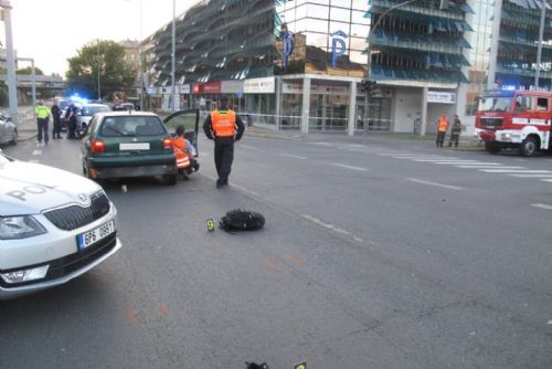 Foto: Po nehodě v centru Plzně zemřeli chlapci 