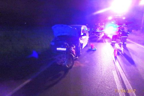 Foto: Při nehodě auta a motorky ve Vodním Újezdě zemřela spolujezdkyně
