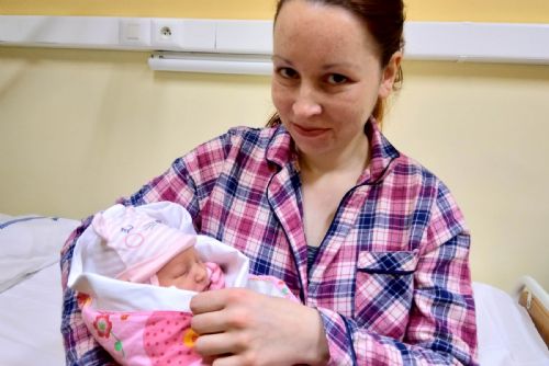 Foto: Prvním krajským miminkem roku 2019 je Laurinka narozená ve Stodě