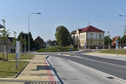 Foto: Radobyčice mají opravenou Dlážděnou ulici