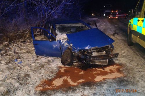 Foto: Ranní nehoda v Novém Čestíně: Šest zraněných, z toho dva těžce 