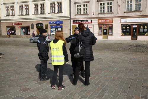 Foto: Studenti v Plzni pomáhají městské policii jako asistenti 