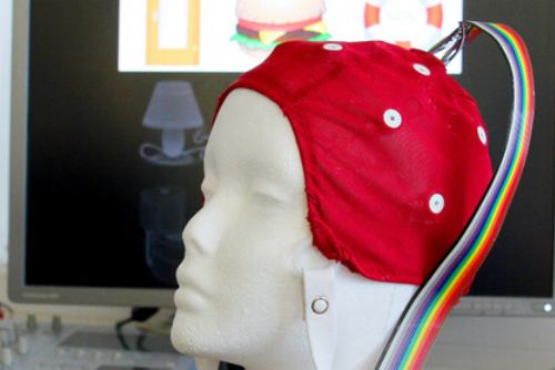 Foto: Systém Basil pomůže nesoběstačným ovládat počítač mozkem