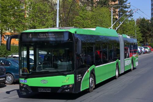 Foto: Trolejbusy z Plzně zamířily opět do Rumunska
