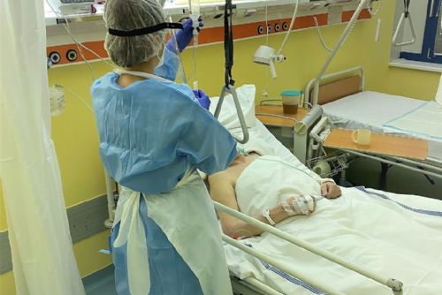 Foto: V krajských nemocnicích ještě více vzrostl počet covidových pacientů