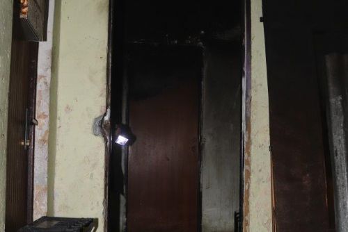 Foto: V Nemanicích hořel dům,  záchranka odvezla popáleného