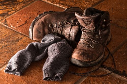 Foto: V Nepomuku se ztrácí boty v domech
