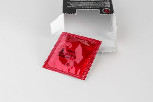 Foto: V obchodě na plzeňském Lochotíně kradl prezervativy