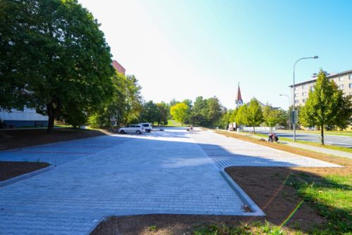Foto: V Plzni chybí parkovací místa, město plánuje nová parkoviště