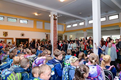 Foto: V Plzni do škol nastoupilo kolem 1600 prvňáčků, nepatrně méně než loni