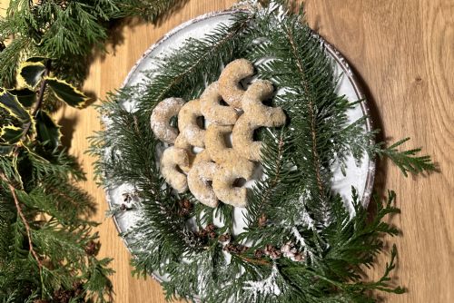 Foto: Vánoce s vanilkovými pivovarskými rohlíčky a dalším cukrovím z Hospody Na Spilce