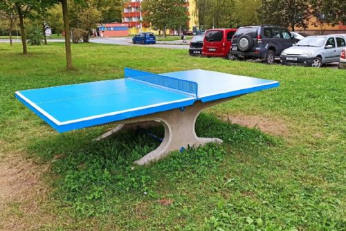 Foto: Pingpongové stoly v Plzni uvede do provozu Jindřich Panský