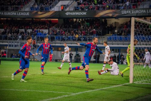 Foto: Viktoria porazila v Evropské lize Lugano 4:1, dvakrát se trefil Krmenčík 