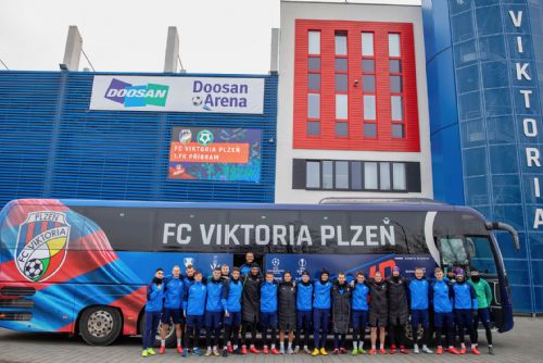 Foto: Viktoriáni mají nový autobus, stejný jako Bayern