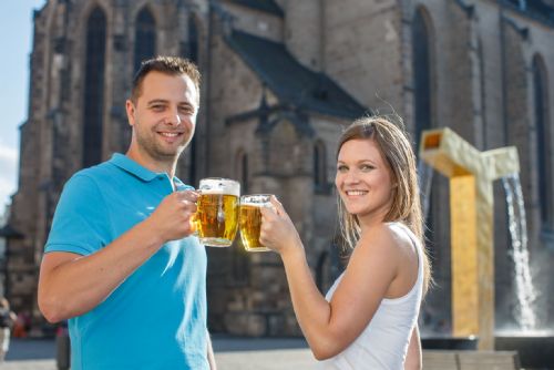 Foto: Za pivními zážitky do Plzně: naučte se natočit pivo na šnyt  