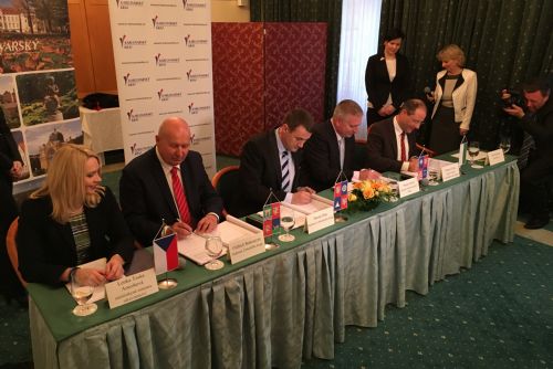 Foto: České kraje a Svobodný stát Sasko se dohodly na přeshraniční spolupráci zdravotnických záchranných služeb