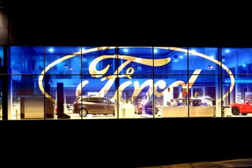 Foto: AMB Praha otevřel první FordStore v České republice