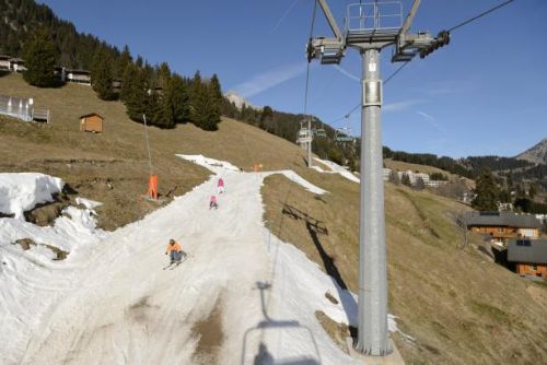 Foto: Alpy trápí nedostatek sněhu. Pamětníci hovoří o nejhorším prosinci