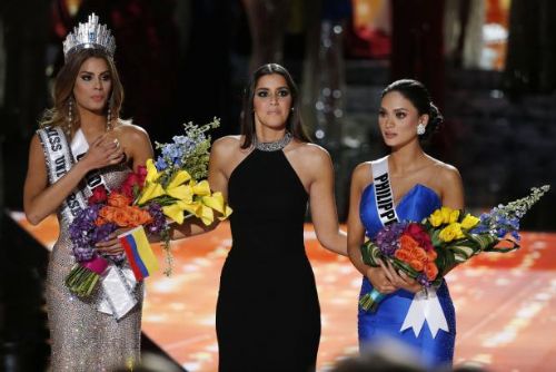 Foto: Ani vesmír není bez chyby, dokázala letošní Miss Universe