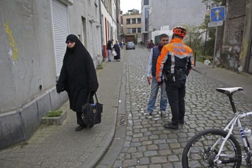 Foto: Belgie varuje před útoky, bruselský Molenbeek je rájem džihádistů