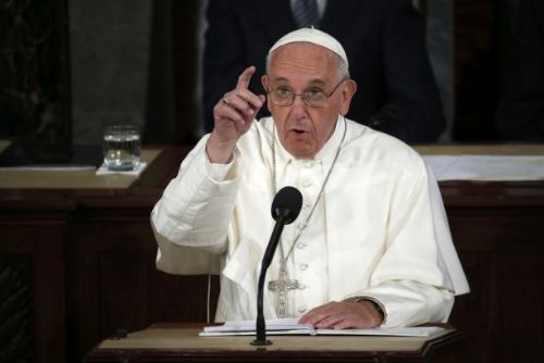 Foto: Bojujme s extremismem, ale ne na úkor svobody, vyzval papež v Kongresu