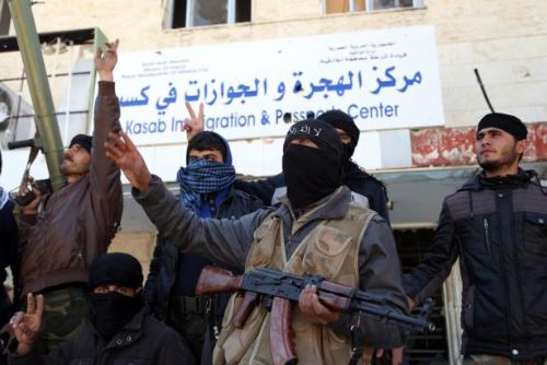 Foto: Britská studie varuje: Třetina syrských rebelů uvažuje jako Islámský stát